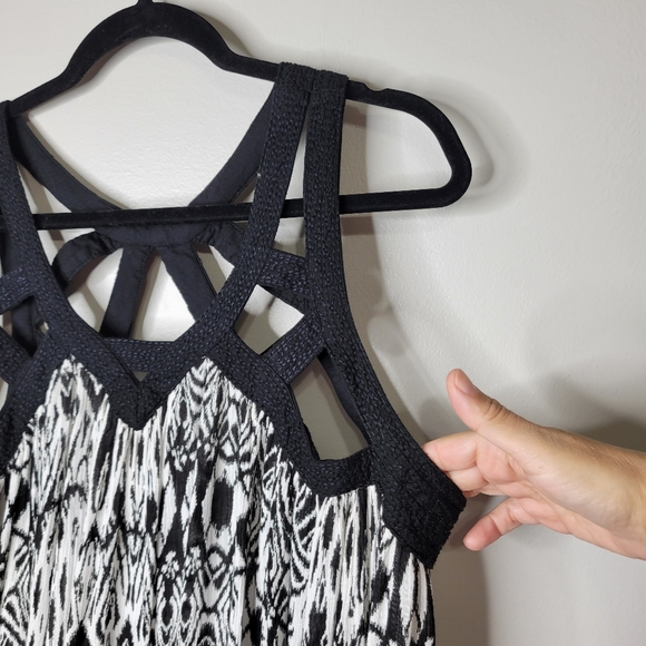 Vnl Styleline Flowy Dress - Picture 3 of 8